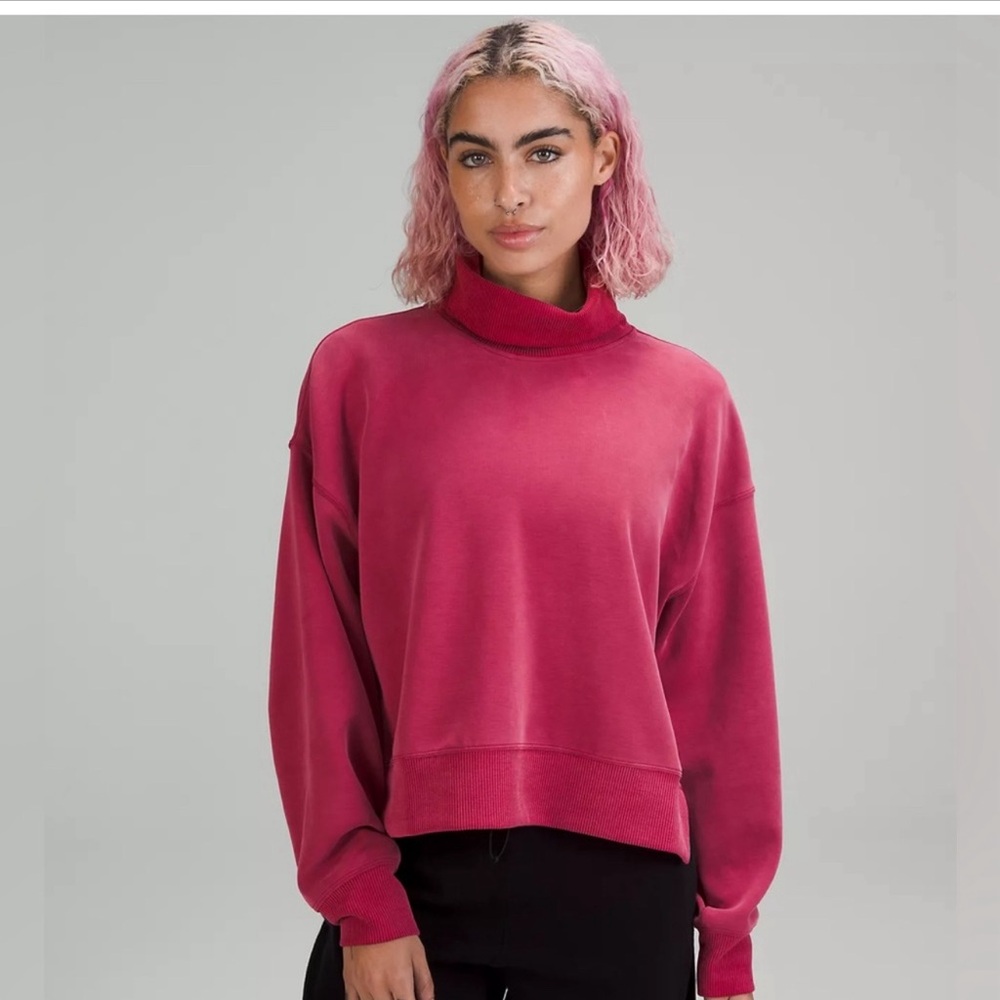 Lululemon softstreme turtleneck pullover